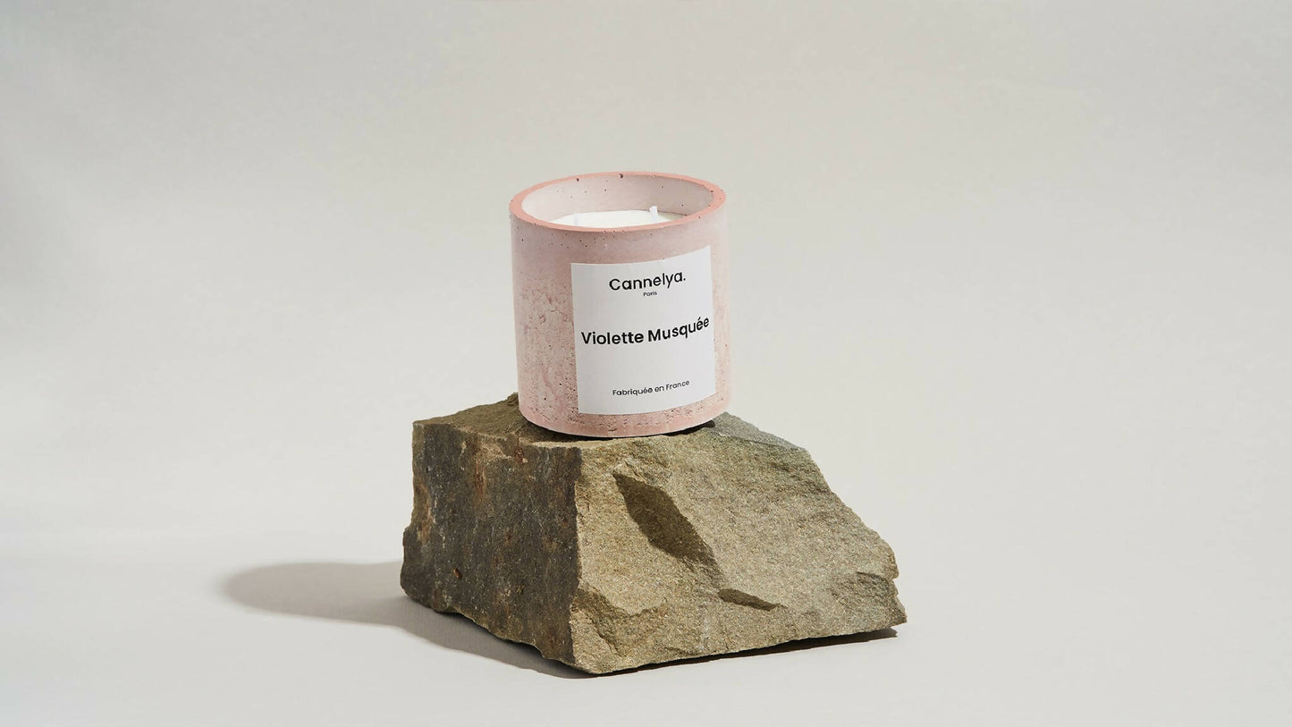 Bougie artisanale senteur violette musquée vegan artisanat français