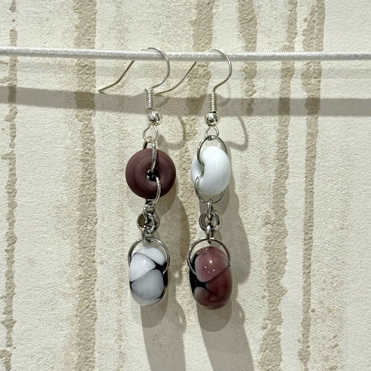 Boucles d'oreilles - Élégance Prune Blanche - Perles en verre de Murano