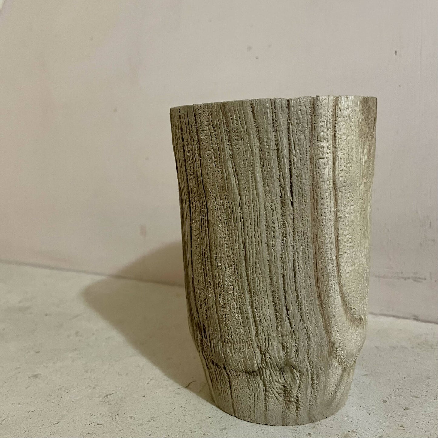 Pot a crayons fait main sculpture bois artisanat francais