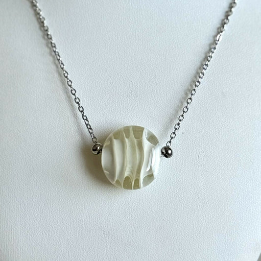 Collier - Chrysalide Ivoire - Perle en verre de Murano