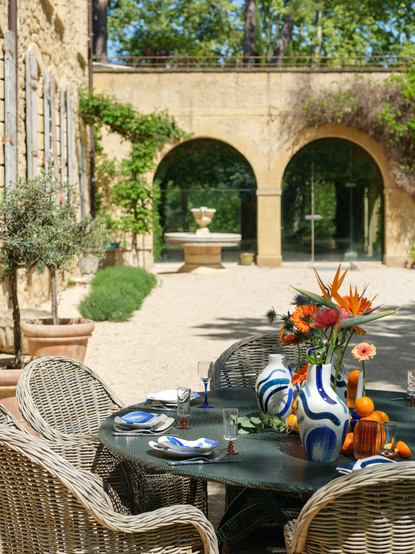 assiette-porcelianre-artistique-artisanat-francais-