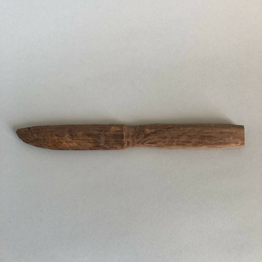 couteau en bois sculpte a la main artisanat francais