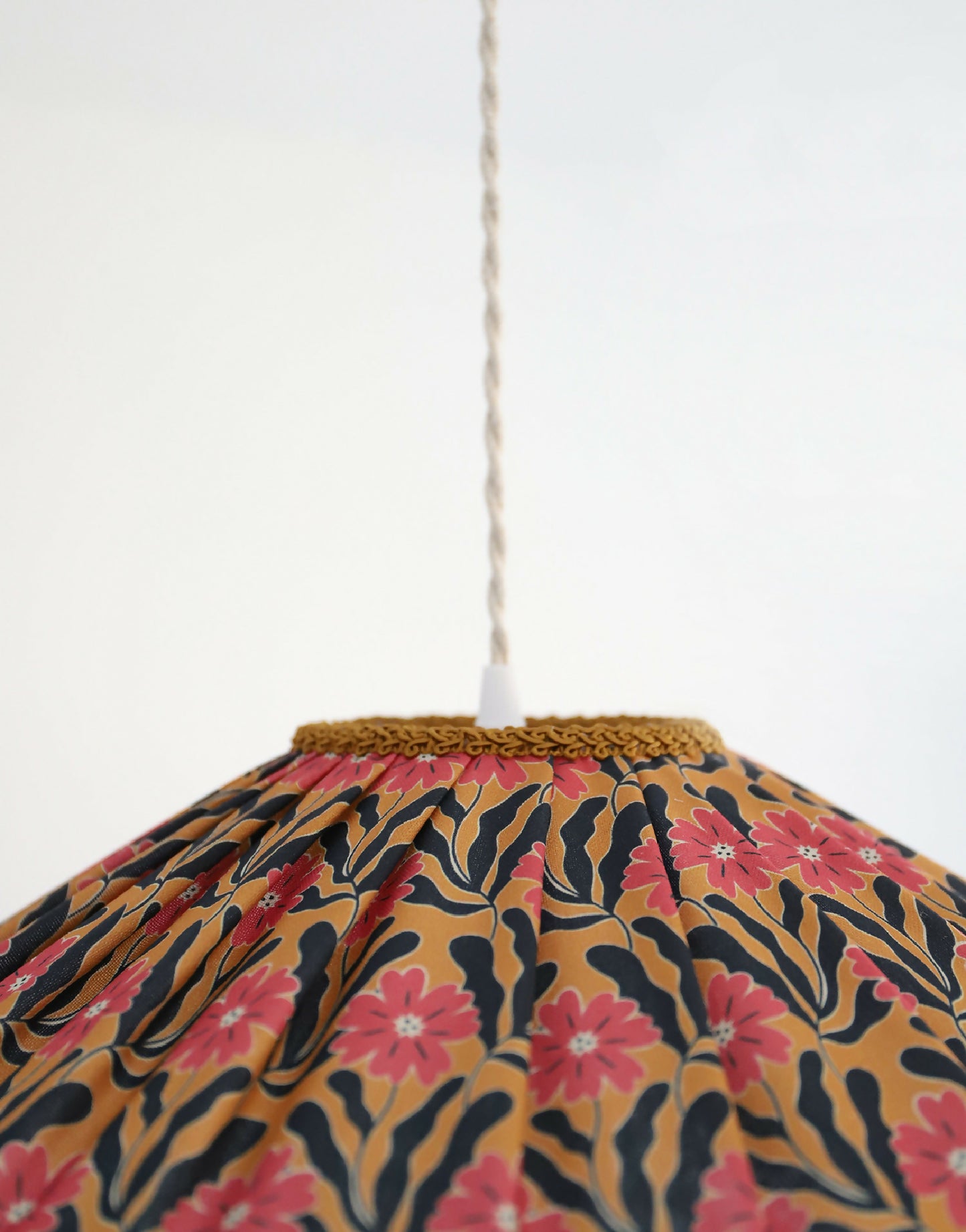 Suspension "Cosette" en Tissu Floral Goa - Abat-jour Festonné Style Vintage Made in France