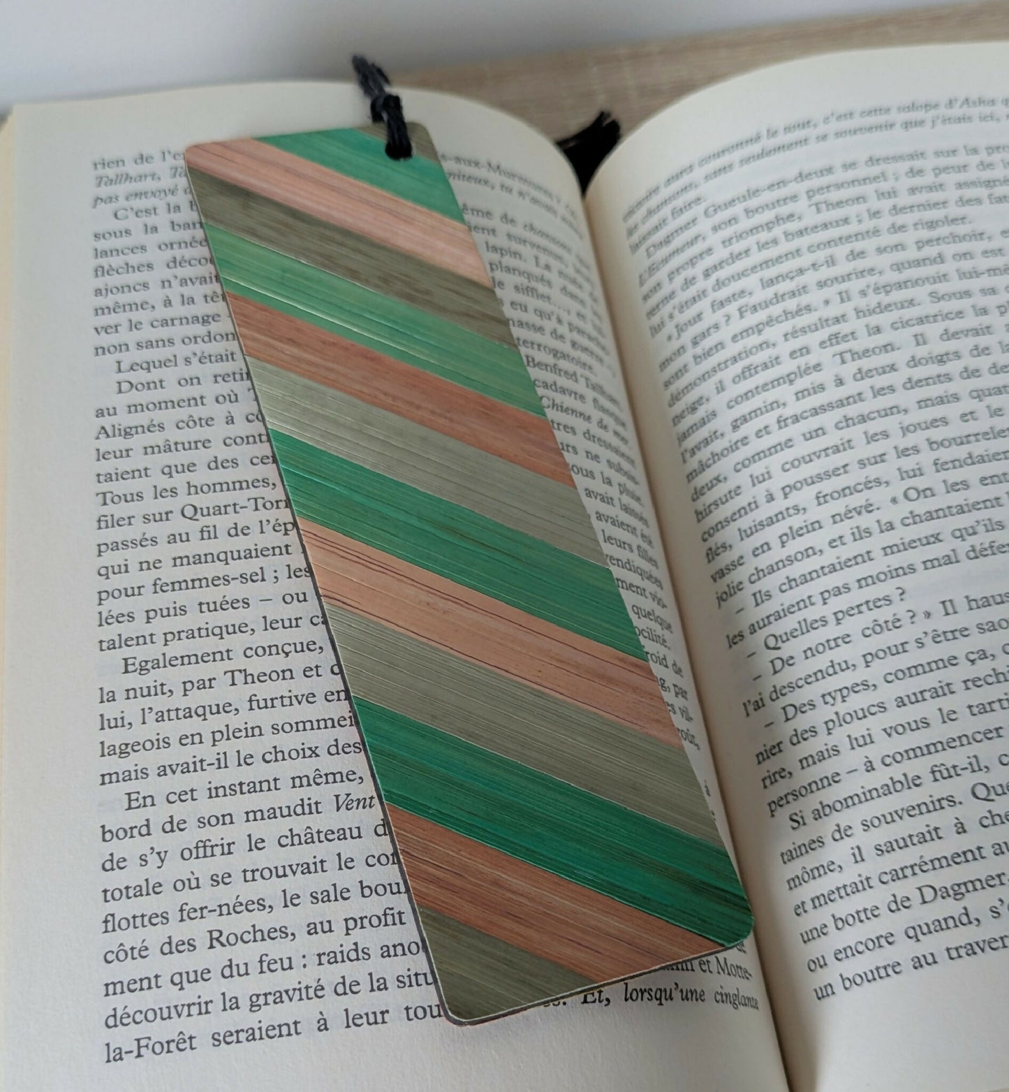 Marque-pages avec marqueterie de paille Vert cuivre kaki et jaune orange kaki