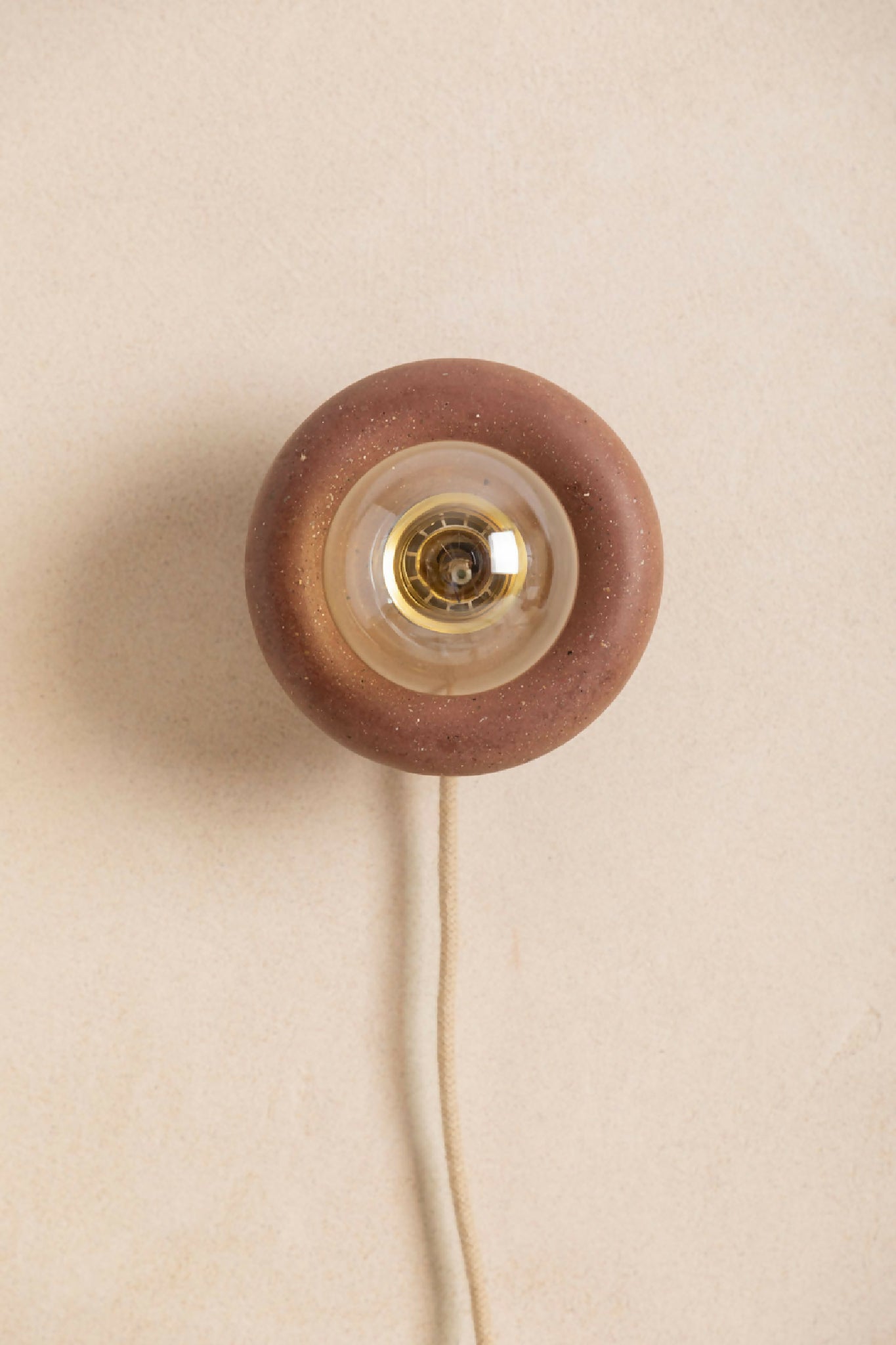 Luminaire en béton fait main, applique murale, lampe artisanale issue de l'artisanat français