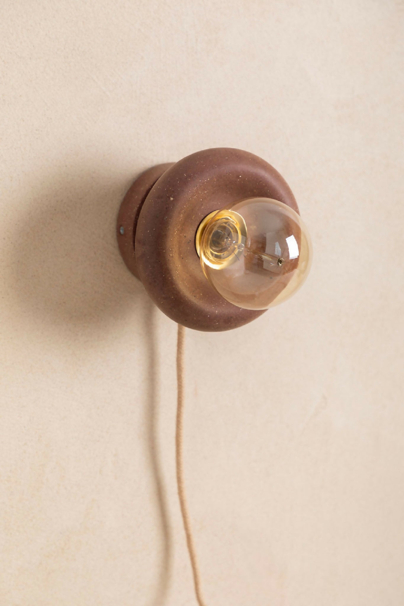 Luminaire en béton fait main, applique murale, lampe artisanale issue de l'artisanat français