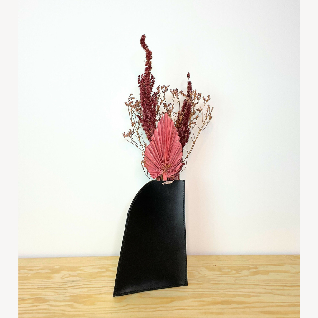 vase en cuir fait-main artisanat français, tannage végétal
