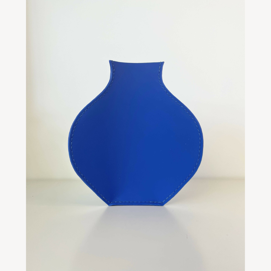 vase en cuir fait-main artisanat français, tannage végétal