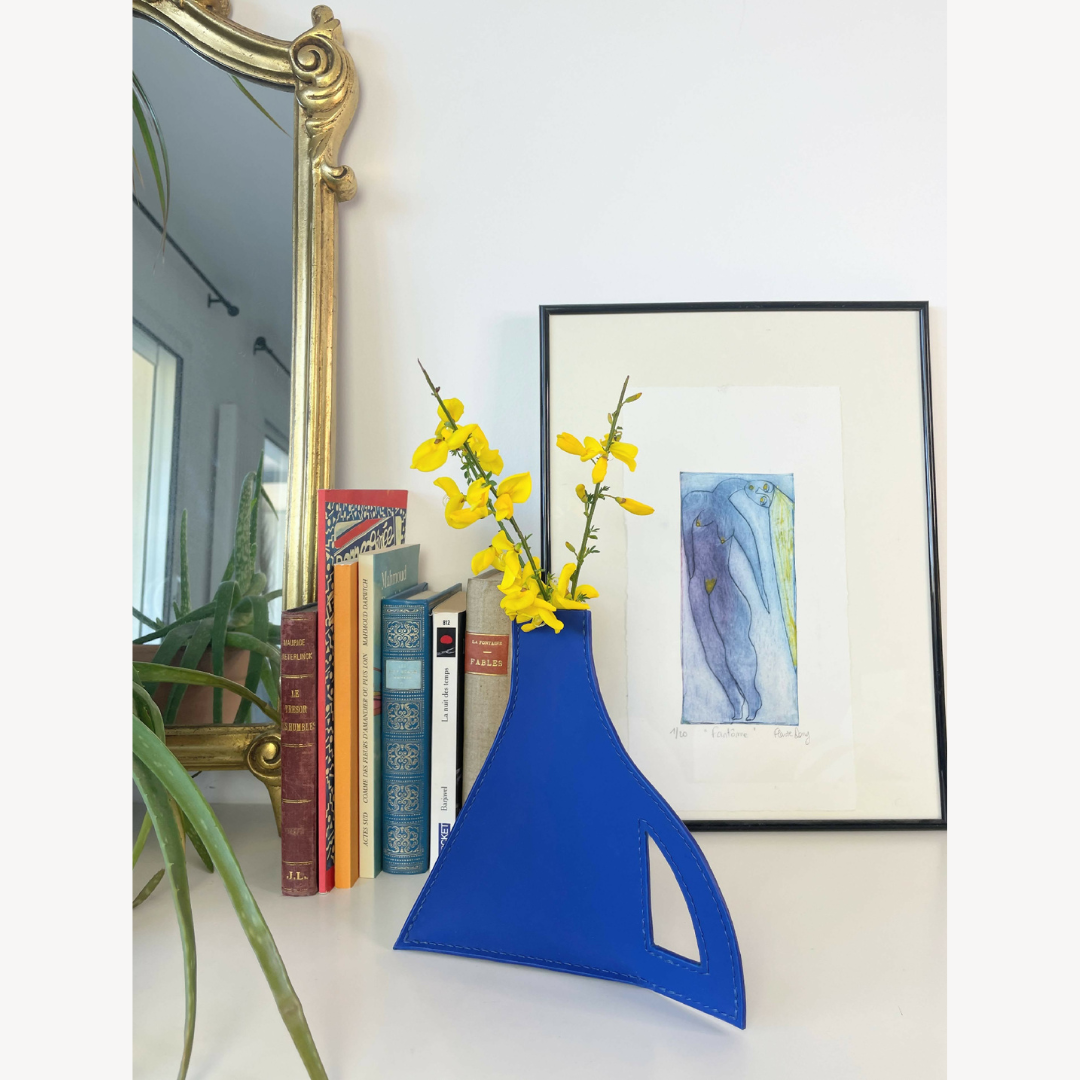 vase en cuir fait-main artisanat français, tannage végétal