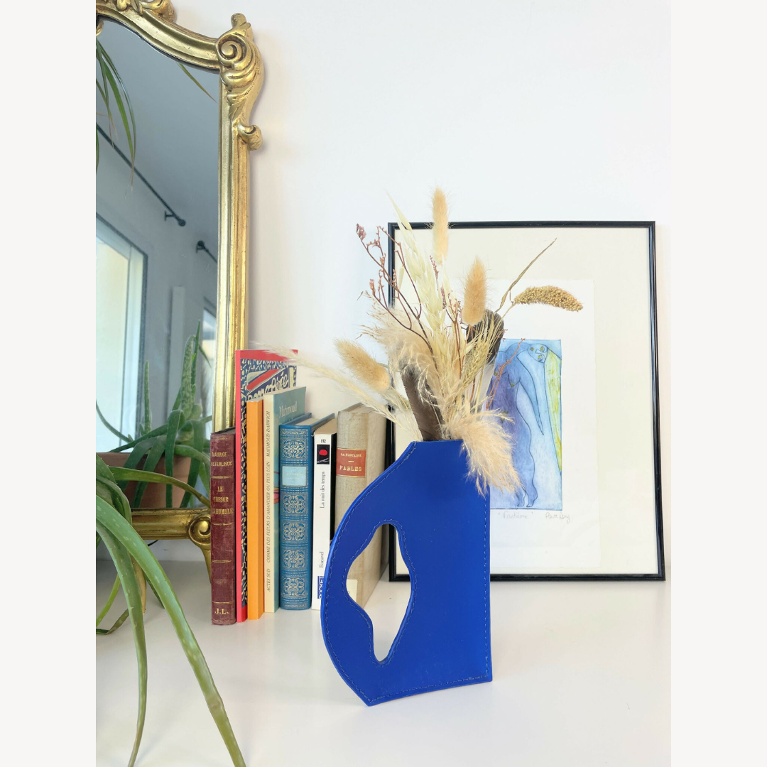 vase en cuir fait-main artisanat français, tannage végétal