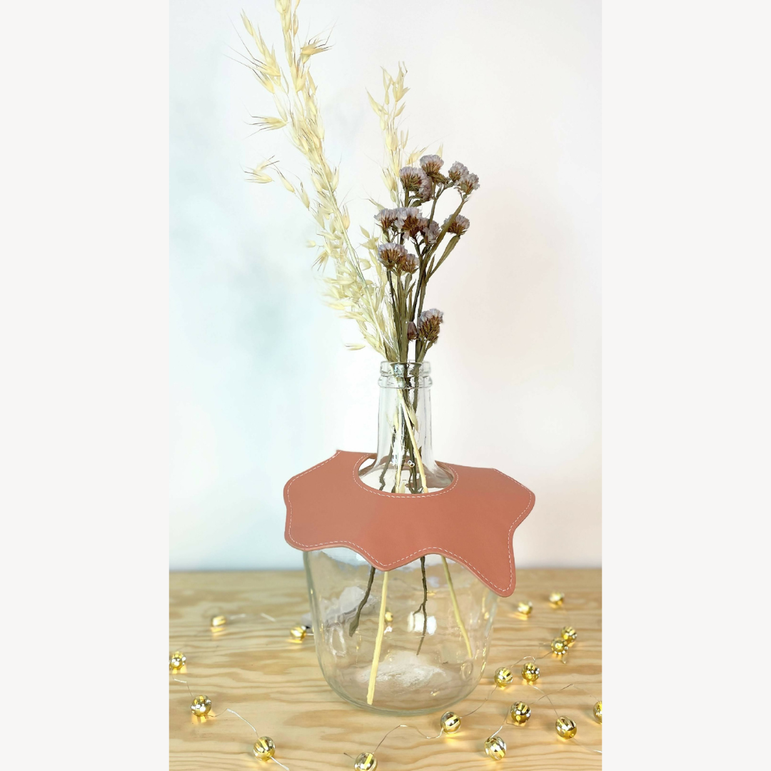 vase en cuir fait-main artisanat français, tannage végétal