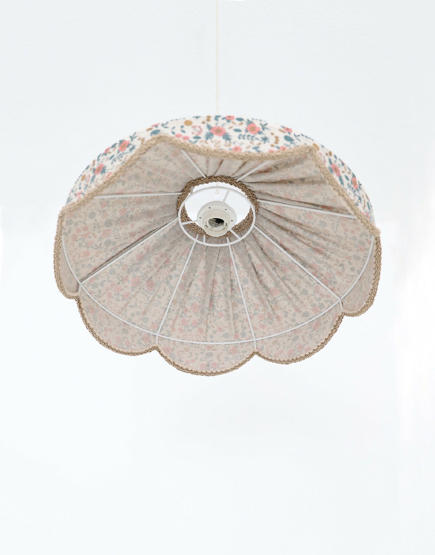Suspension "Cosette" en Tissu Floral English Garden - Abat-jour Festonné Style Vintage Made in France