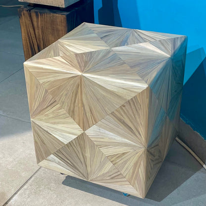 Le Soleil — Cube en marqueterie de paille