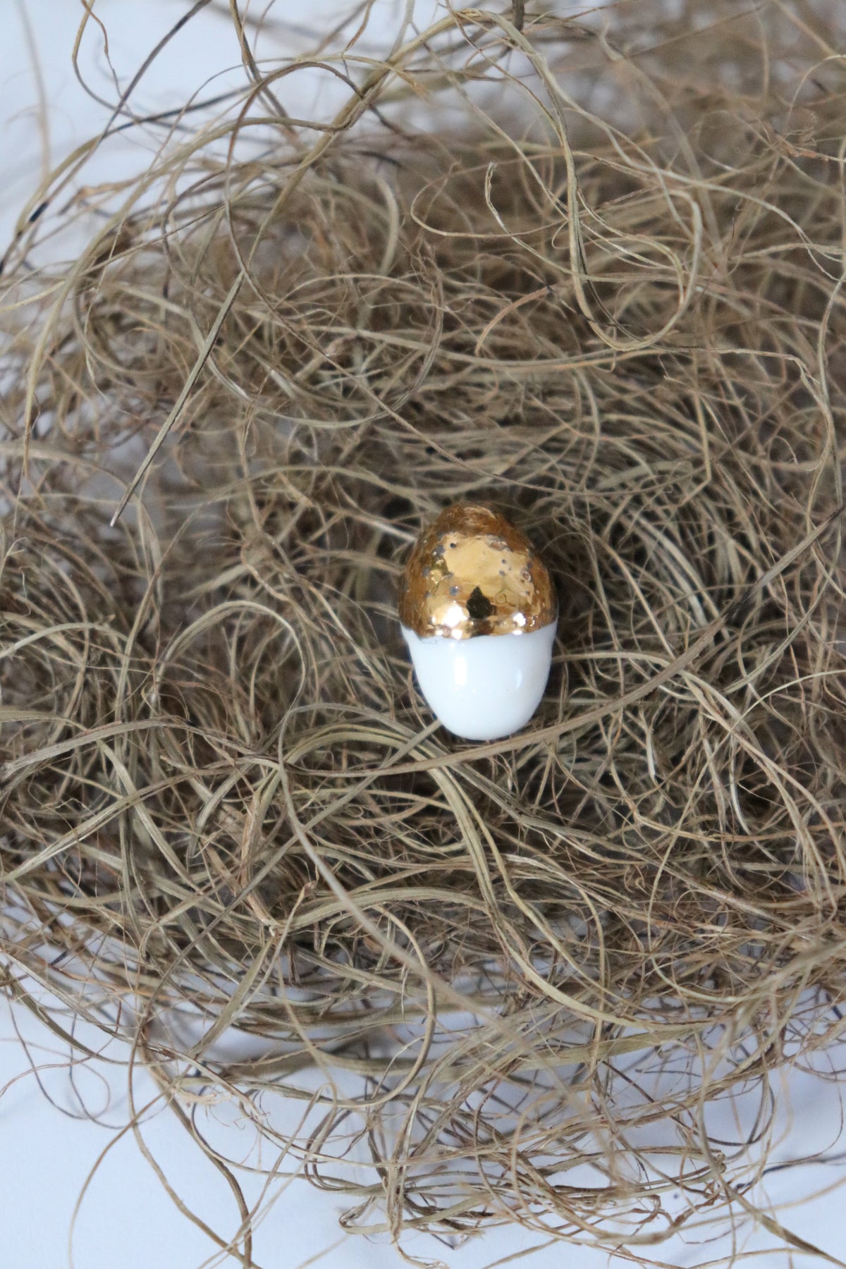 Gland d'or et de porcelaine broche pin’s minimaliste naturelle