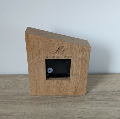 Horloge de bureau en Chêne massif et Marqueterie de paille Bleue