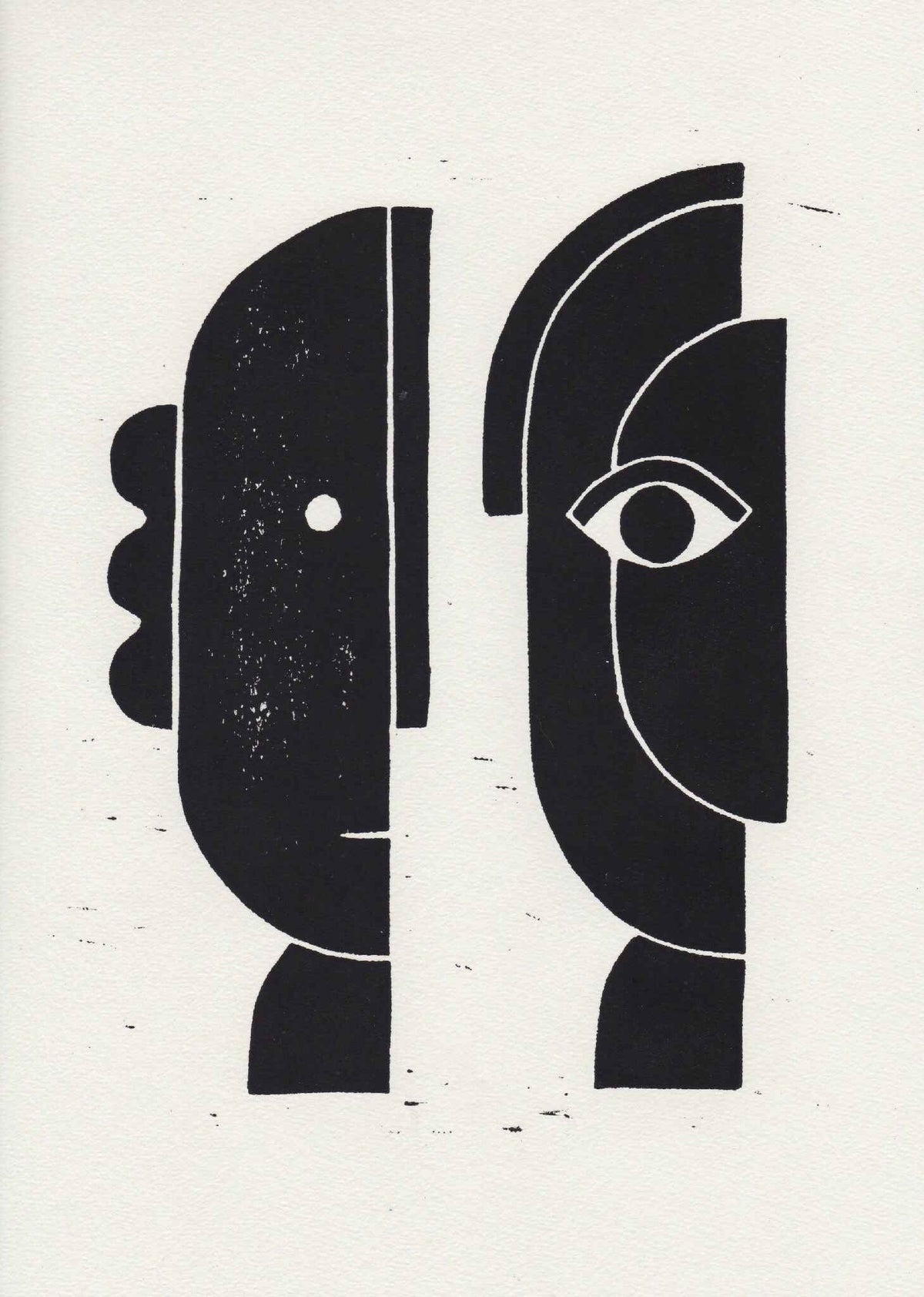 Linogravure : deux visages abstraits noirs et blancs, composition graphique.