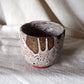 Tasse en faïence texturée