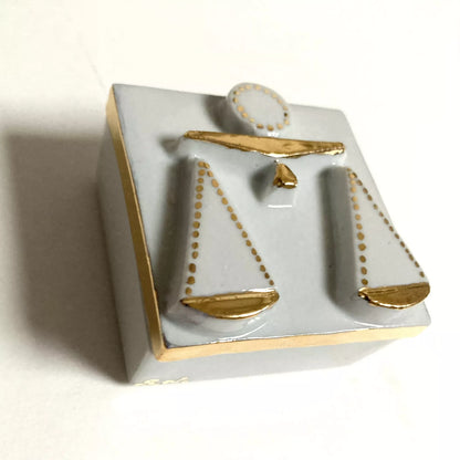 Boite à bijoux "Balance" en porcelaine