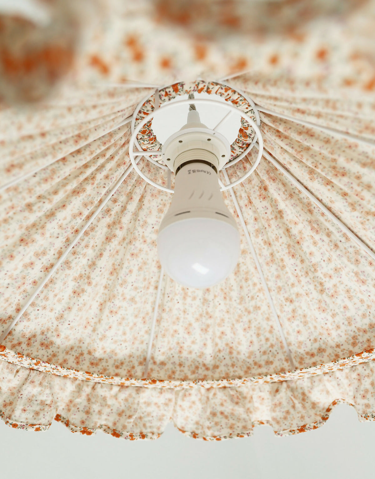 Suspension conique avec volant Emilia "fleurettes"