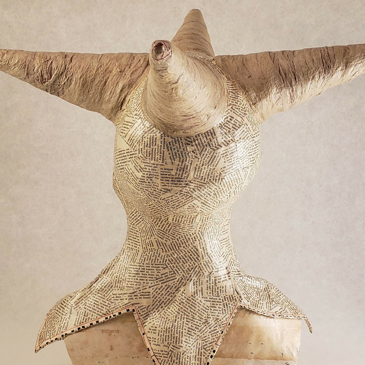 Sculpture - Buste du fou "d'un naturel taquin"