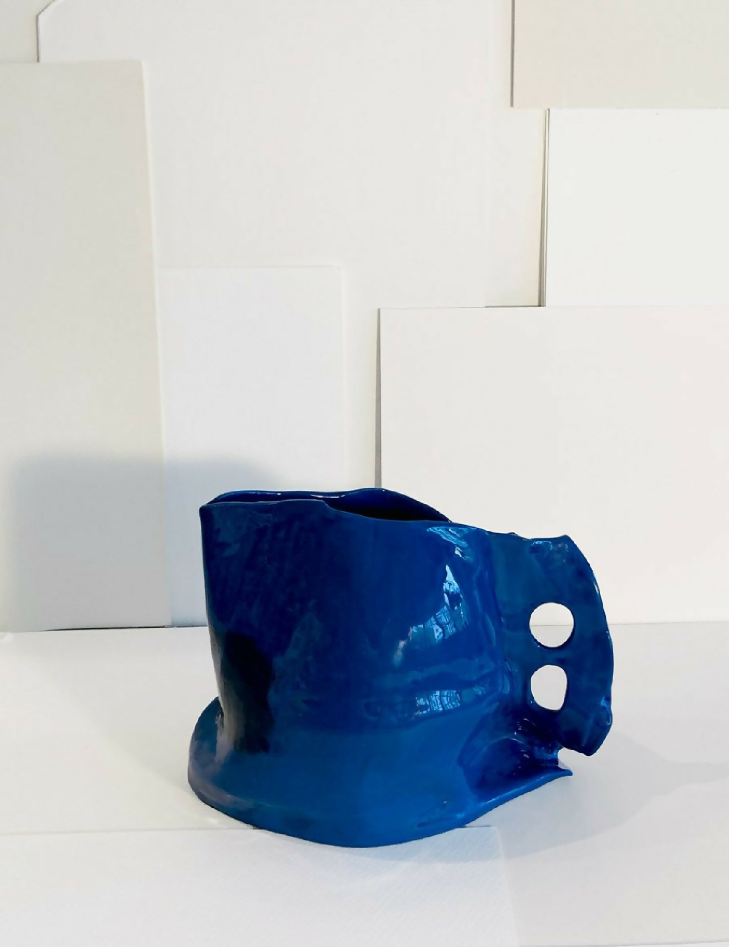 BLUE BAG VASE, le 3