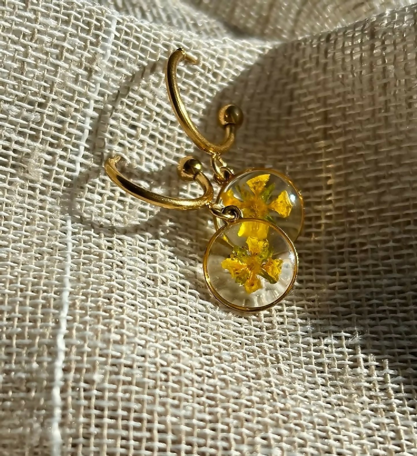 Boucles d'oreilles boutons d'or