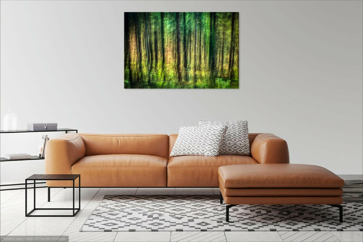 Tableau encadré rectangulaire : forêt verte et jaune, troncs verticaux.