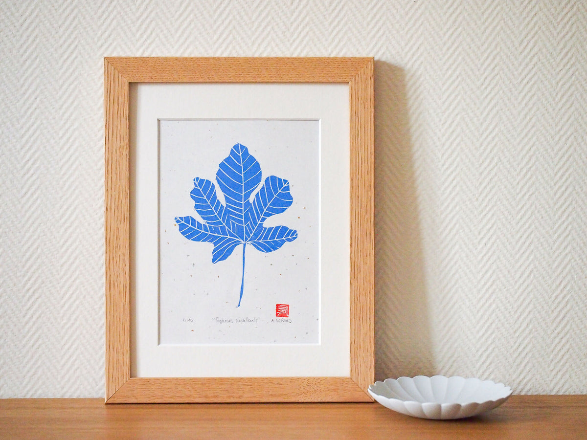 Gravure sur papier washi encadrée, feuille bleu minéral