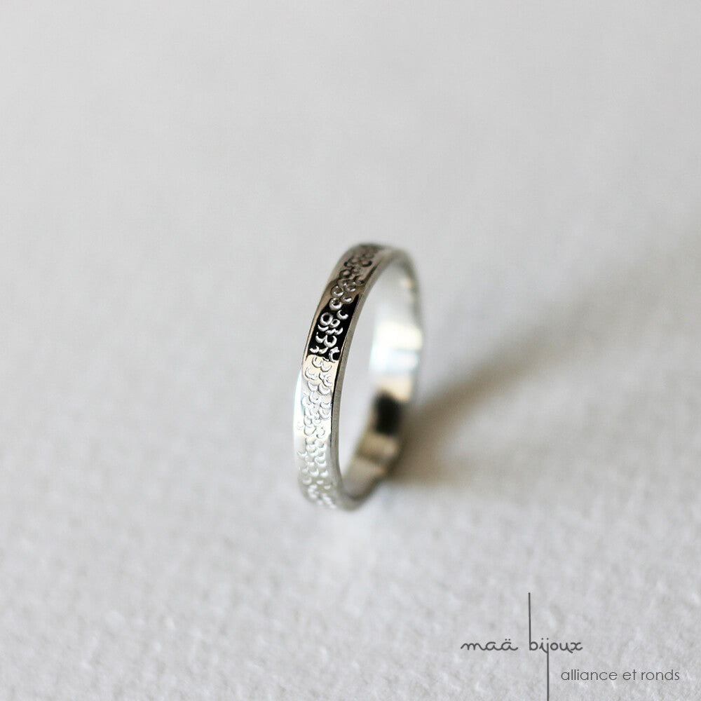 Alliance maä en argent massif 925 recyclé, modèle et rond, inspiration minimaliste, bijou écologique fait main en France, mariage éthique