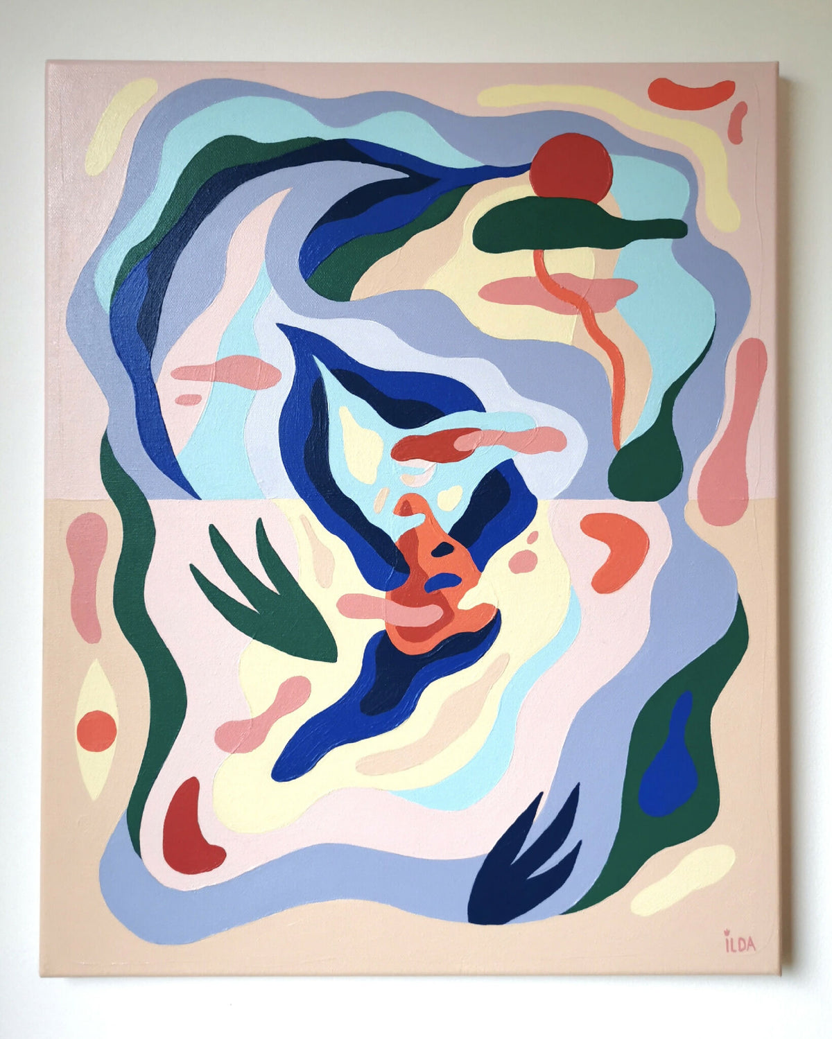 Peinture acrylique abstraite avec visage stylisé bleu, vert et rouge sur fond clair