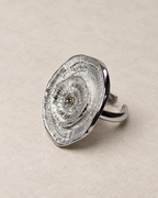Bague cocktail en argent massif, Motif rondelle de bois