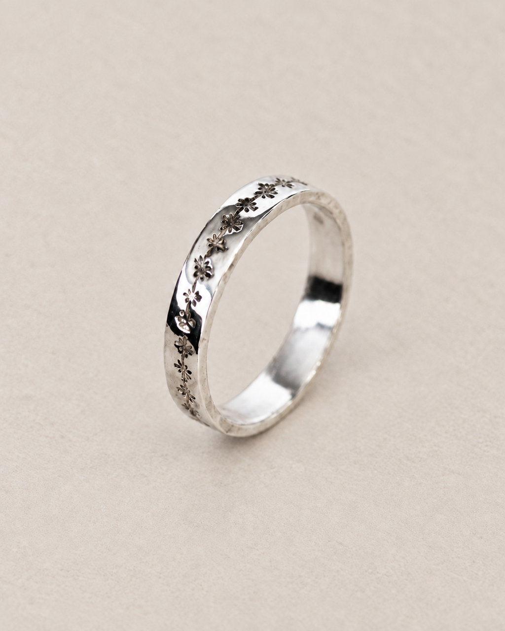 Alliance guirlande d'étoile en argent massif recyclé pour homme et pour femme