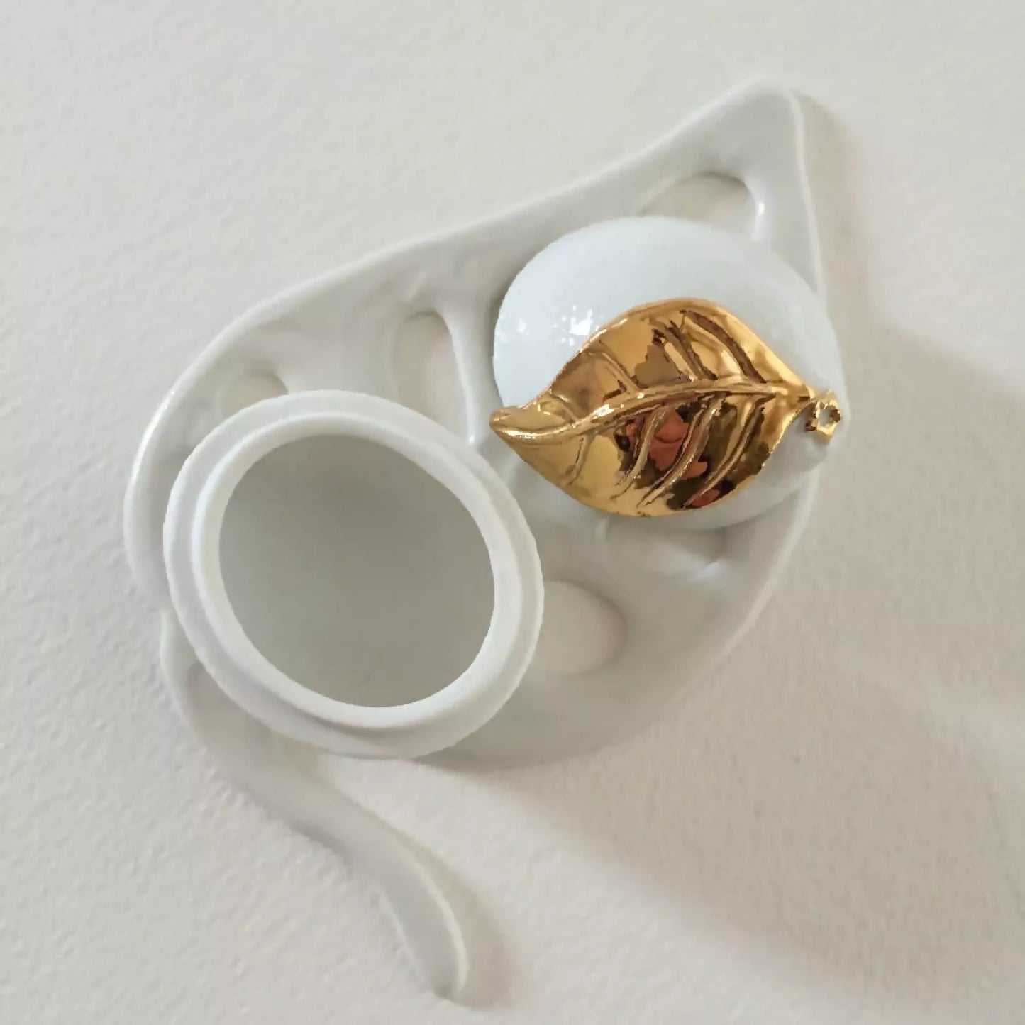 Boite à bijoux citron en porcelaine et or