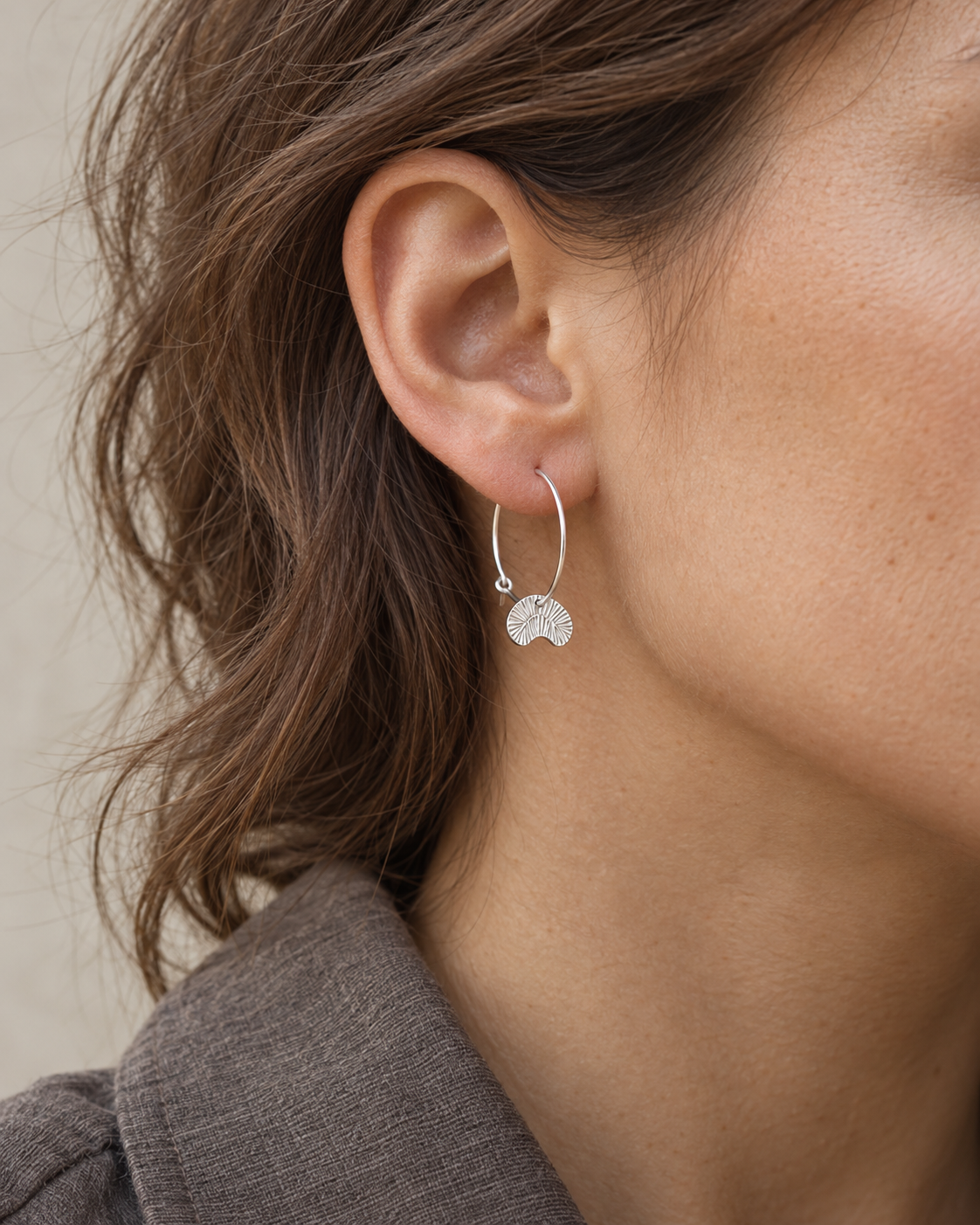 Créole Volute, Boucles d'oreilles virgule en argent massif recyclé