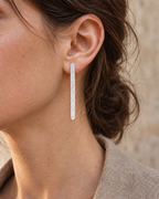 Boucles d'oreilles barres en argent massif recyclé, longues puces élégantes de mariage, Collection Volute