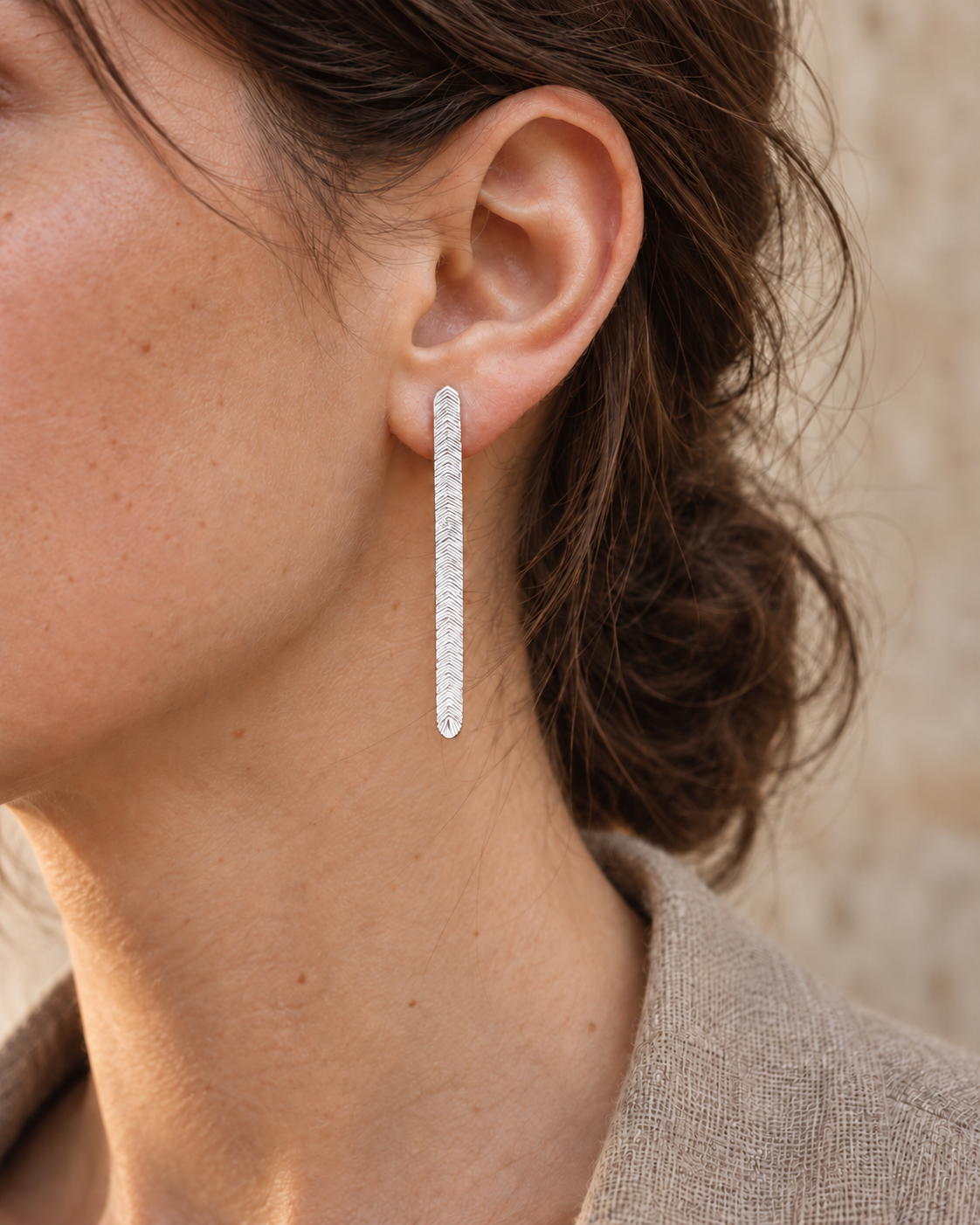 Boucles d'oreilles barres en argent massif recyclé, longues puces élégantes de mariage, Collection Volute