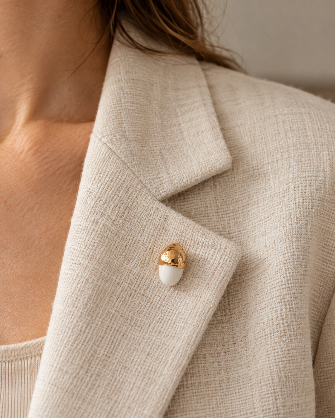 Gland d'or et de porcelaine broche pin’s minimaliste naturelle