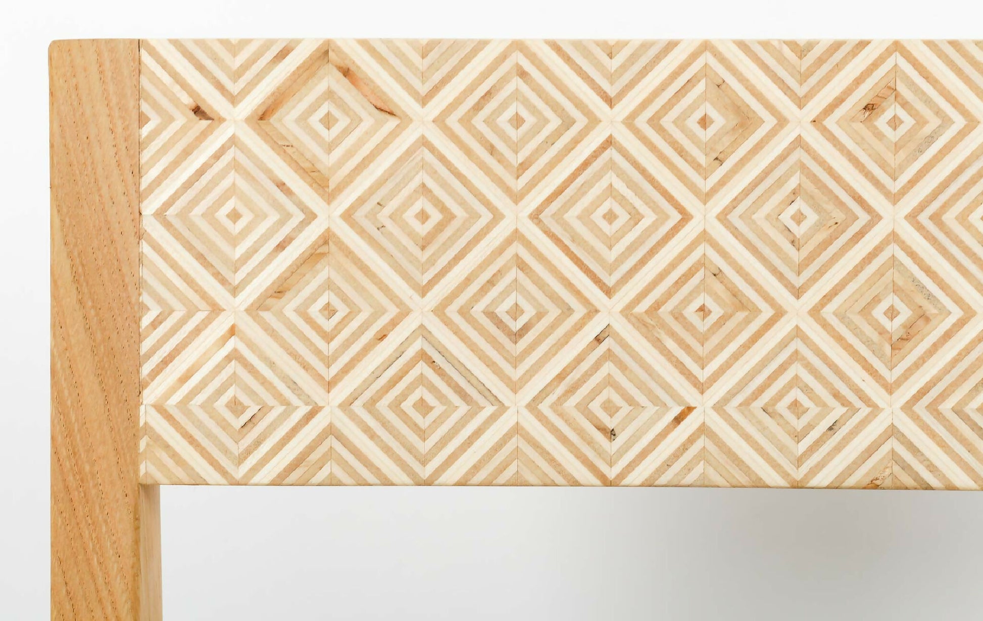 Chaise-en-bois-massif-artisanat-francais-1