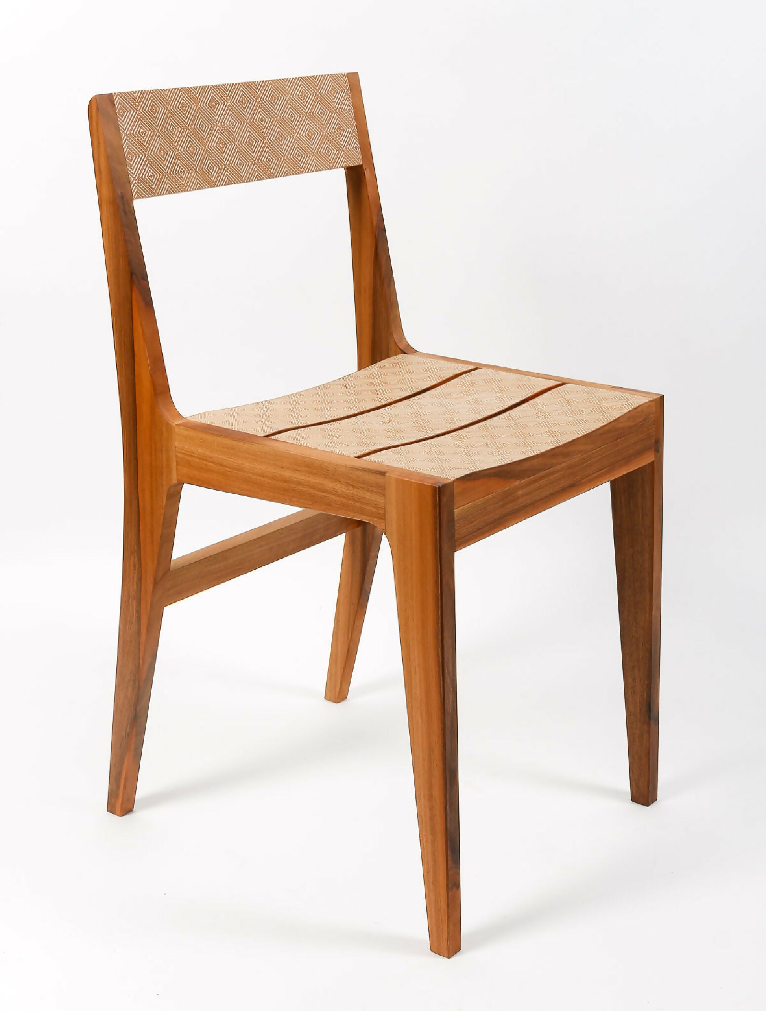 Chaise-en-bois-massif-artisanat-francais-
