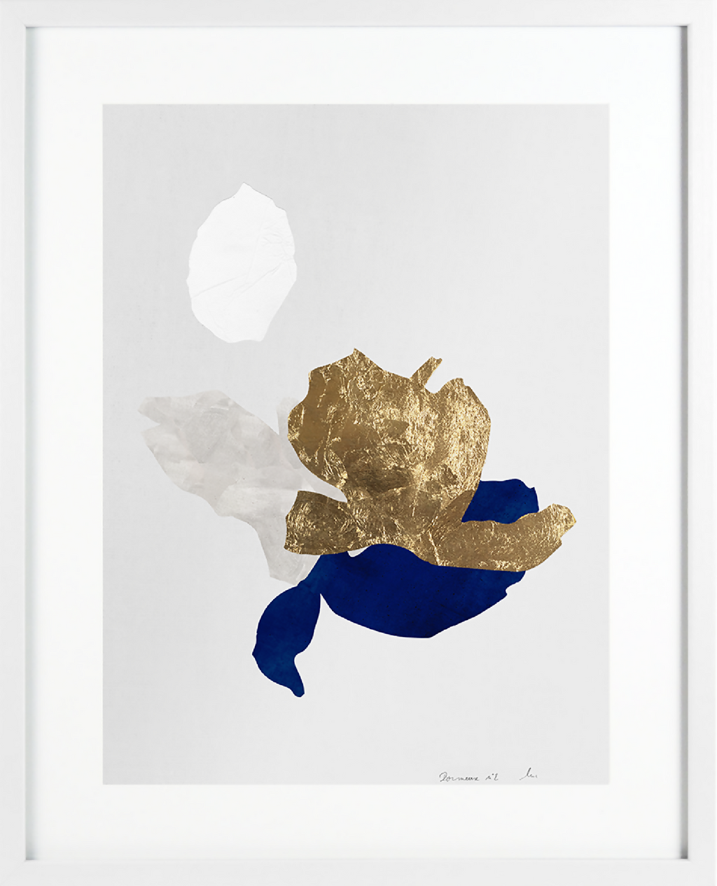 Affiche encadrée collage abstrait, formes dorées et bleues, silhouettes blanches