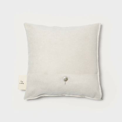 Coussin artisanal blanc entièrement réalisé à la main 5