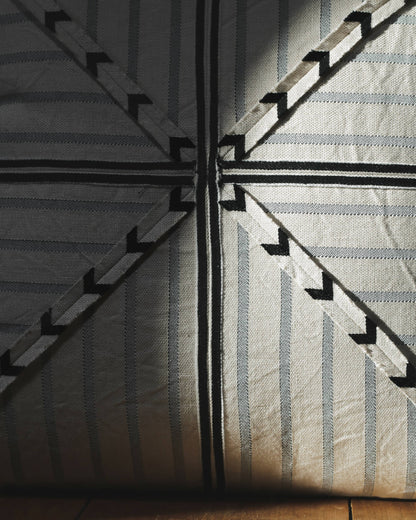 Coussin-artisanal-fait-main-en-france-orientation-4