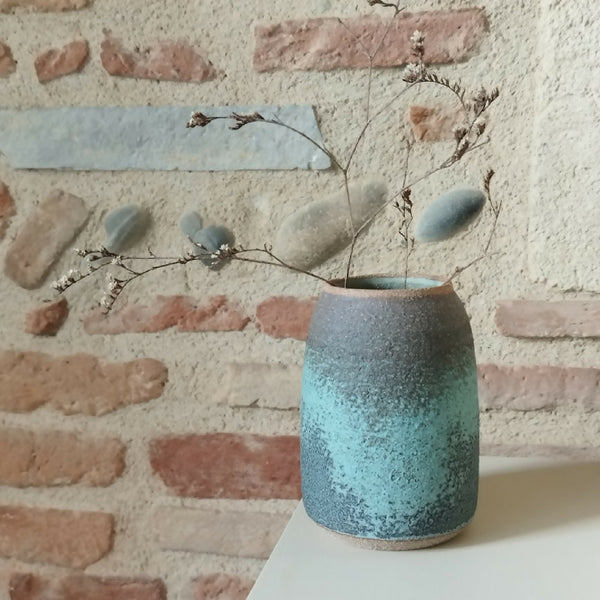 Vase en céramique RIVAGE bleu-vert, finition texturée, forme arrondie