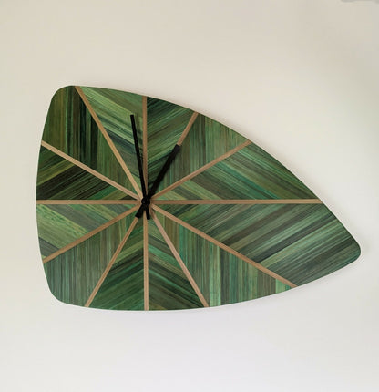 Horloge murale style rétro avec Marqueterie de paille Verte feuille et dorée