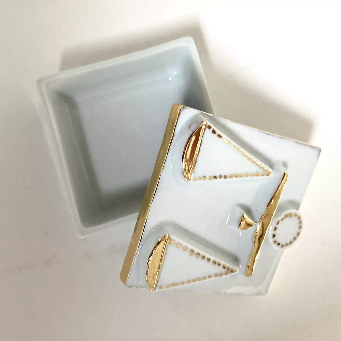 Boite à bijoux "Balance" en porcelaine
