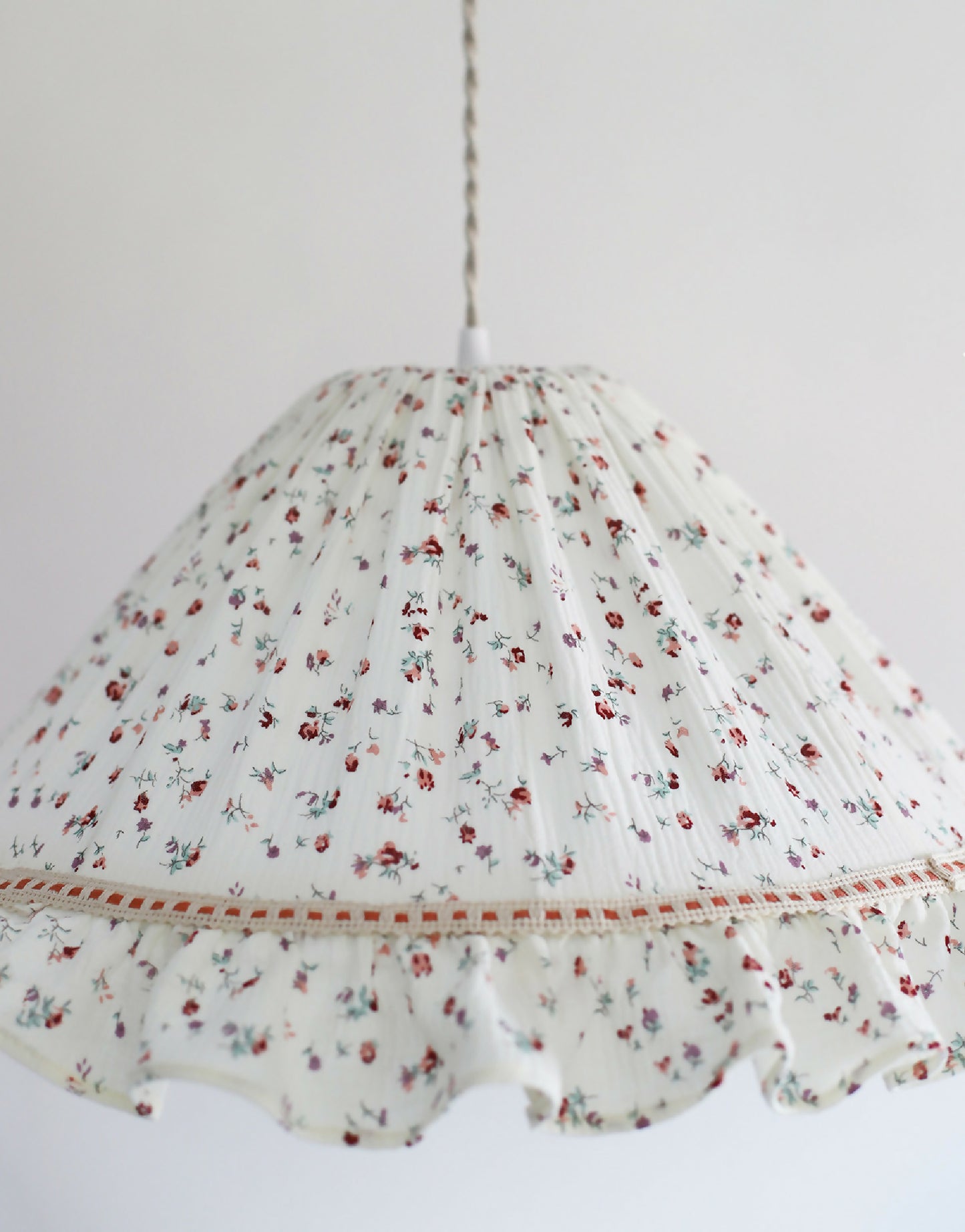 Suspension conique avec volant Emilia "tiny flowers"