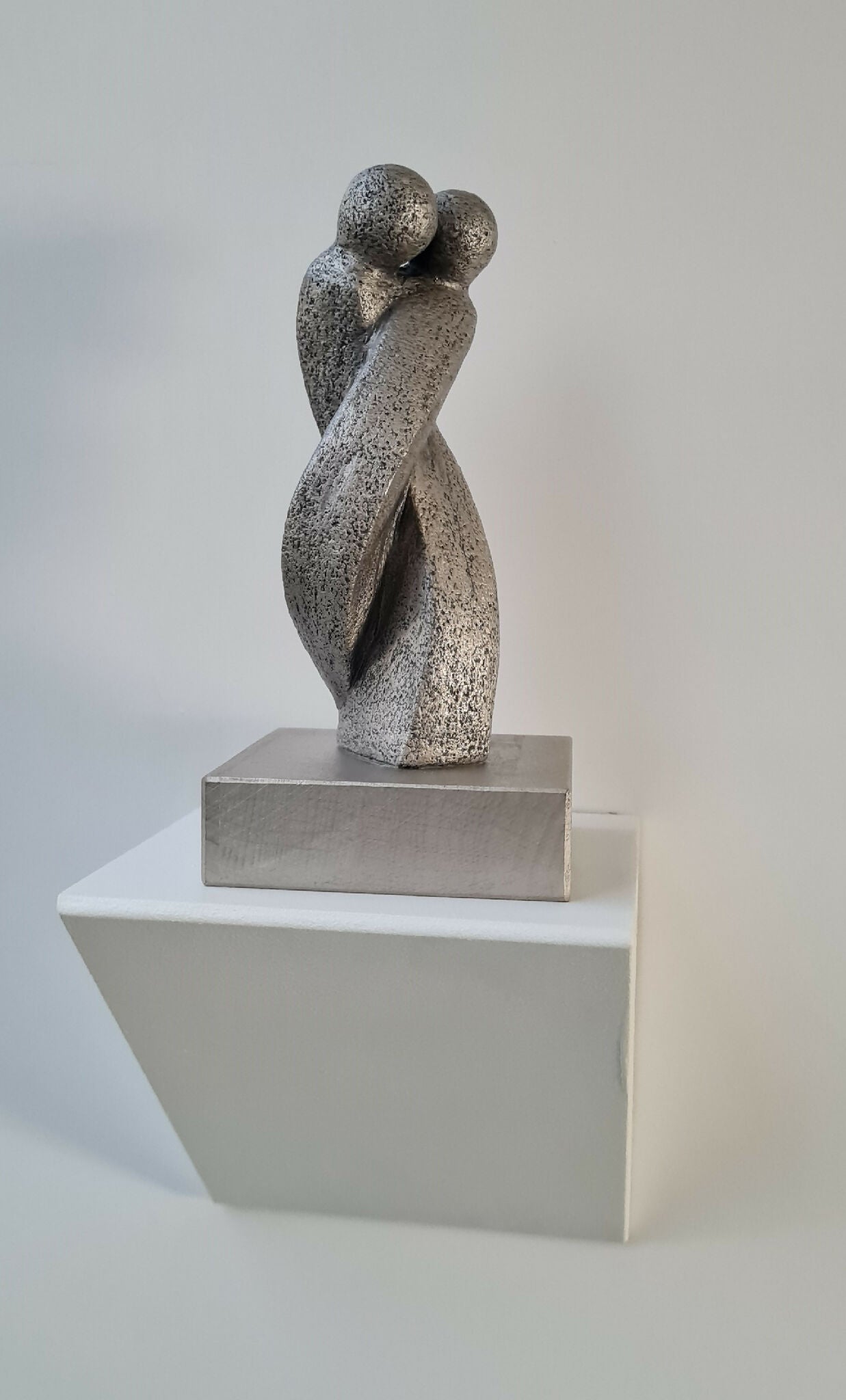 Sculpture contemporaine couple Tell me