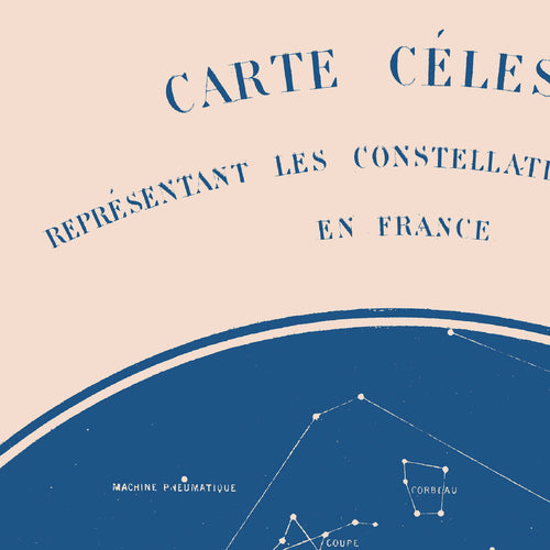 Affiche « Carte céleste » : gros titre et portion de carte bleue avec étoiles.