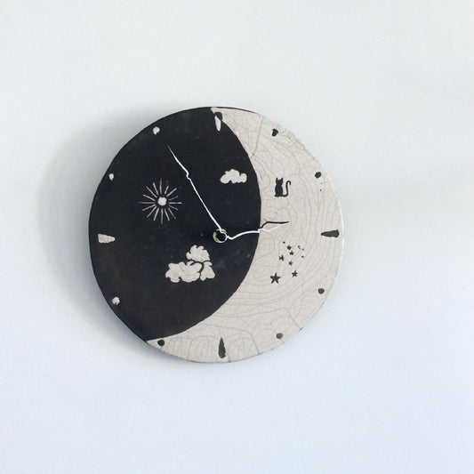 Horloge murale en raku "Jour et Nuit"