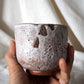 Tasse en faïence texturée
